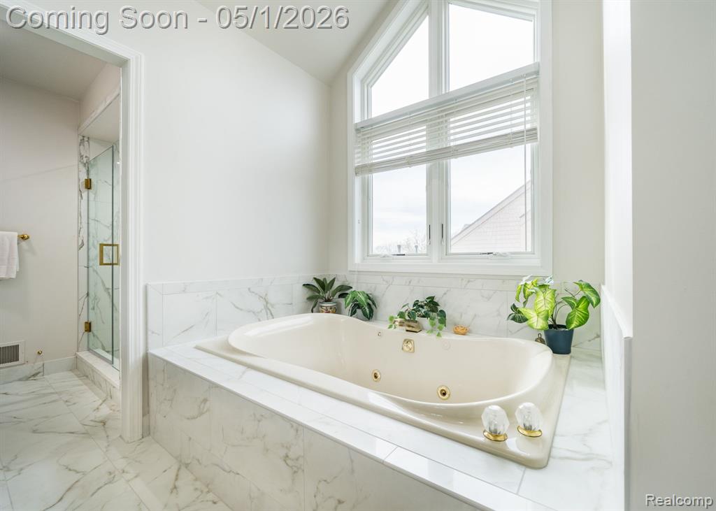 26230 Harbour Pointe Drive S, #44, Harrison Township, MI — Photo 38