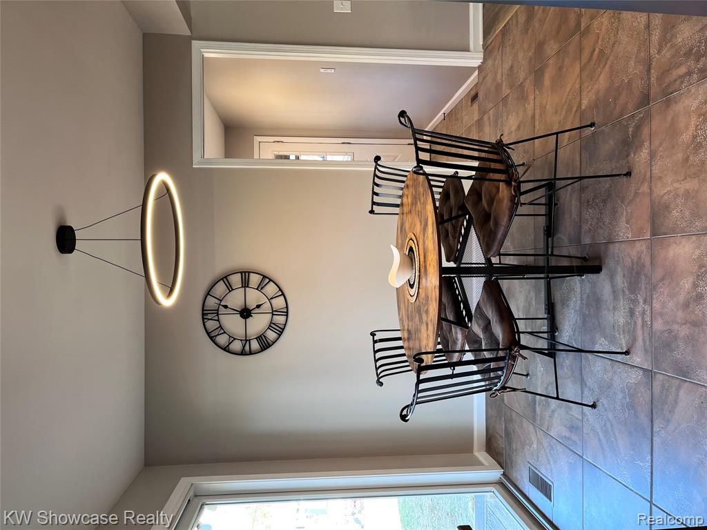 2034 E Nalone, Wixom, MI 48393 — Photo 6