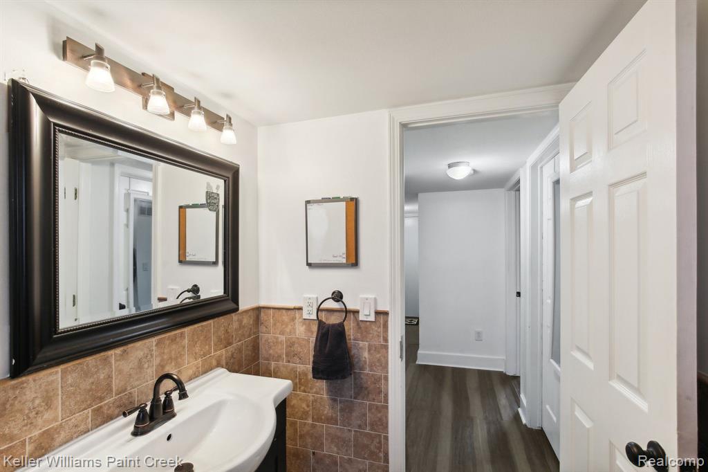 42378 LOCHMOOR Street, Clinton Twp, MI 48038 — Photo 17