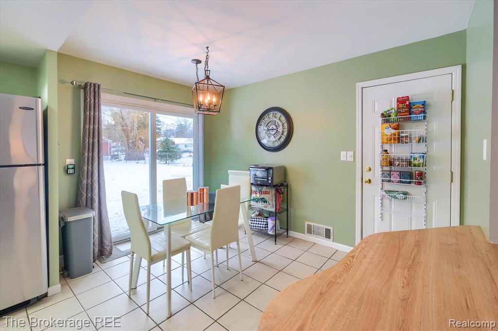 6155 Westdale Drive, Grand Blanc, MI 48439 — Photo 9