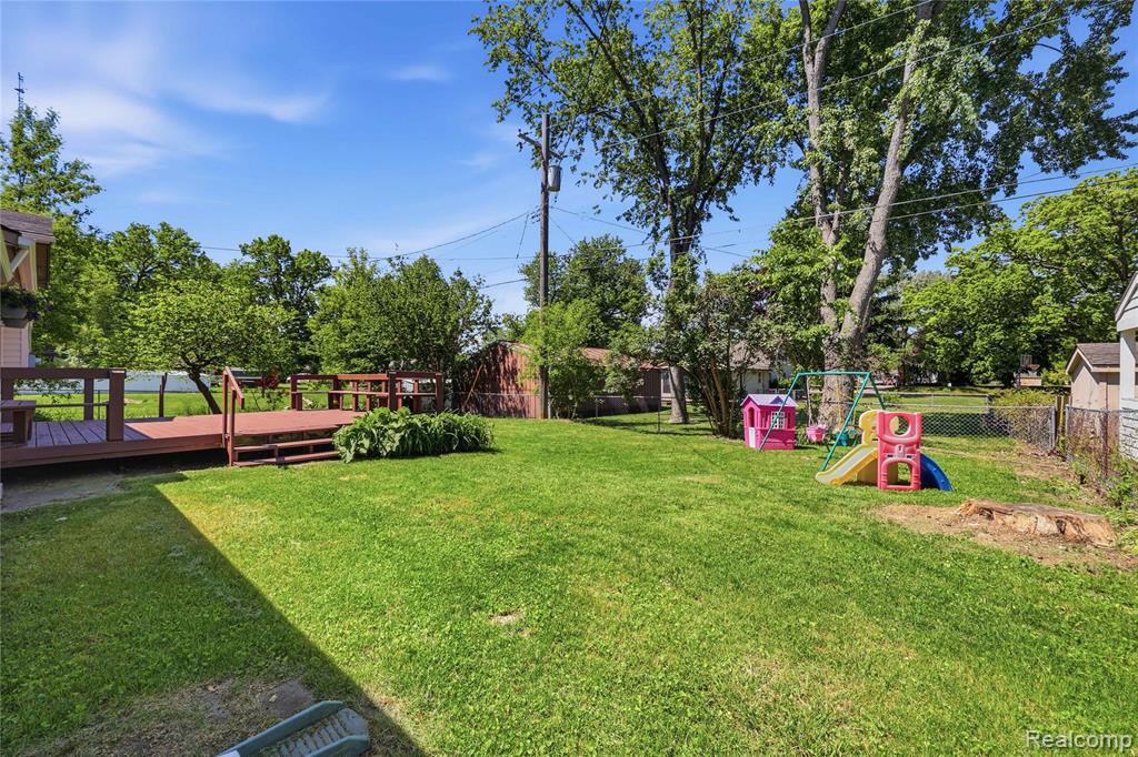 5069 Warmbriar Drive, White Lake, MI 48383 — Photo 33