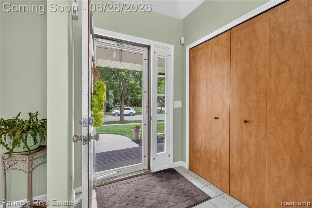627 W Caledonia Street, Howell, MI 48843 — Photo 6