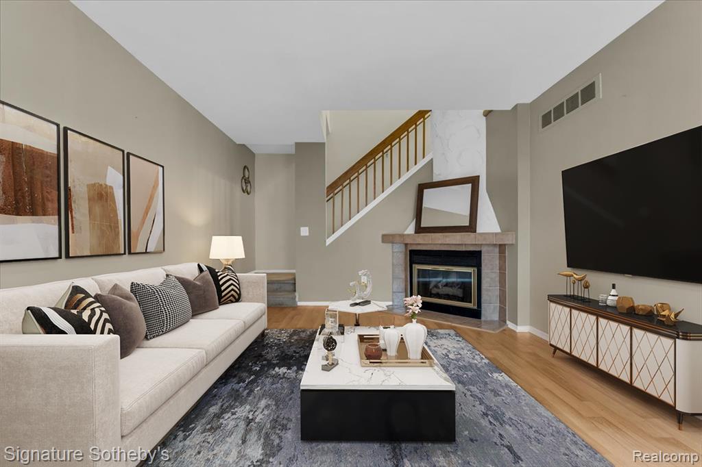 22331 Peachtree, Novi, MI — Photo 3