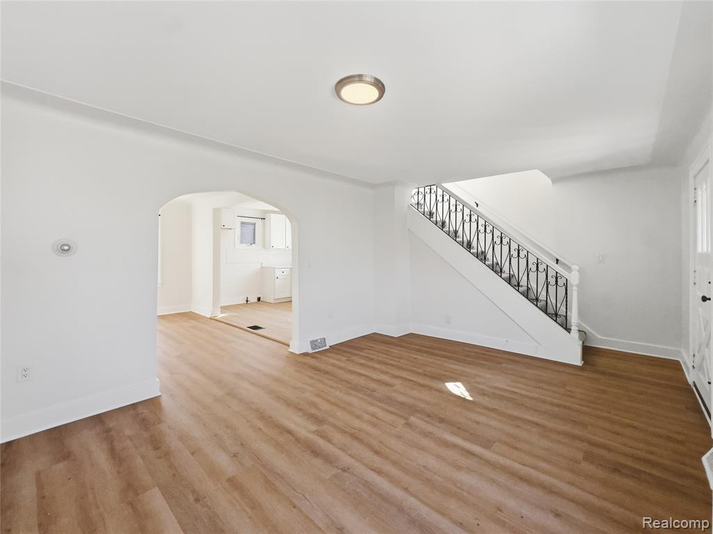 41 W George Avenue, Hazel Park, MI 48030 — Photo 7