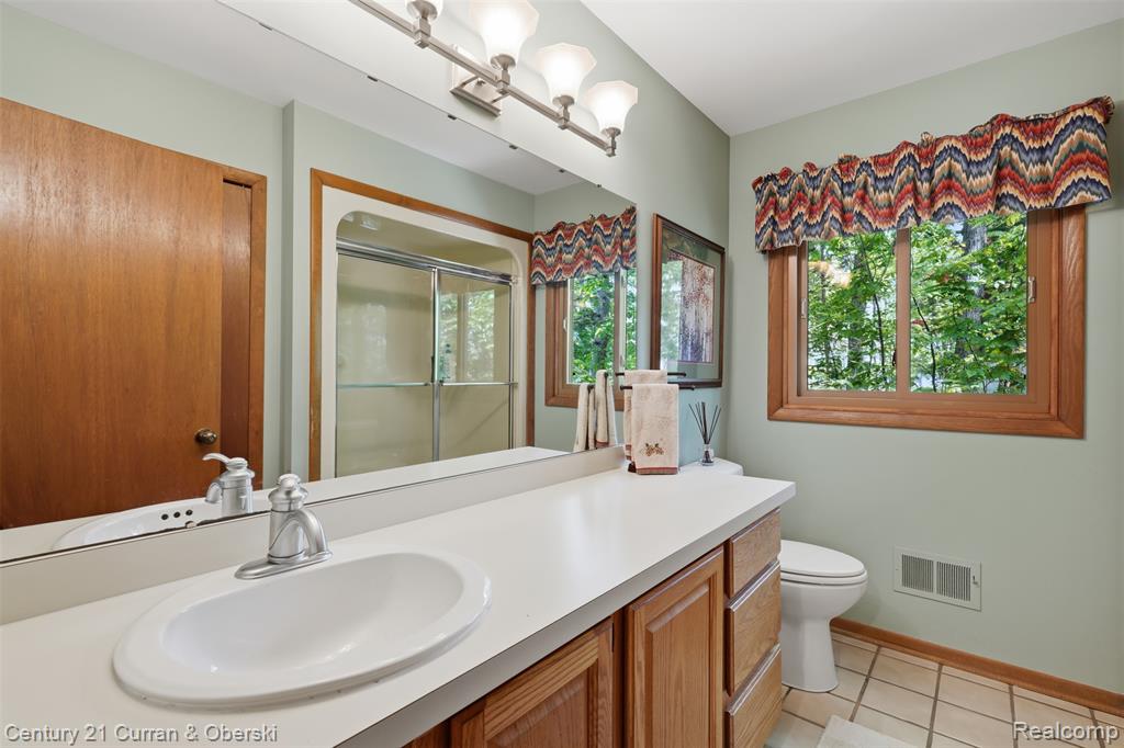 4233 Blain Island Road, Waterford, MI 48329 — Photo 22