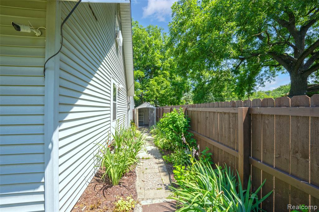 576 Brooks Avenue, Pontiac, MI 48340 — Photo 30