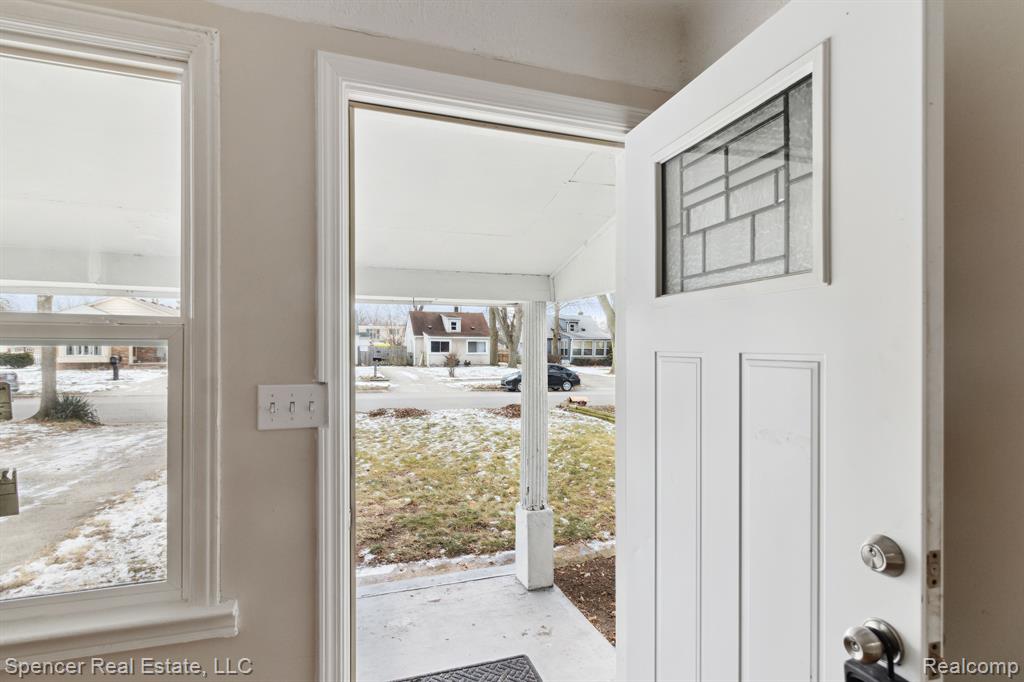 8931 Fremont Street, Livonia, MI 48150 — Photo 5
