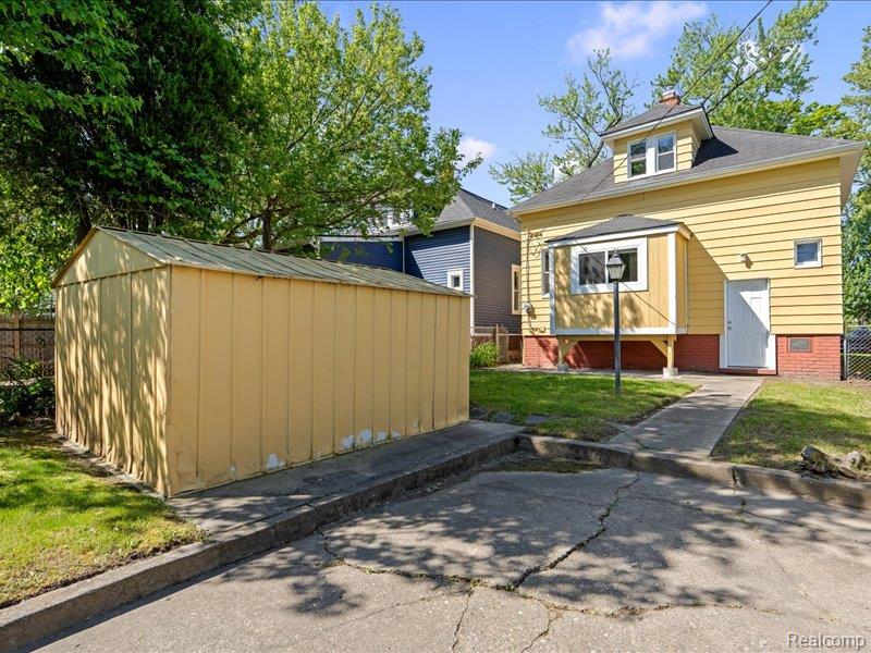 4498 Fischer Street, Detroit, MI 48214 — Photo 32