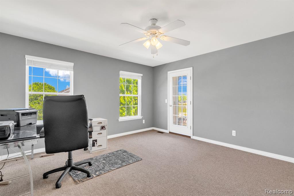 42682 Park Cresent Drive, Sterling Heights, MI 48313 — Photo 32