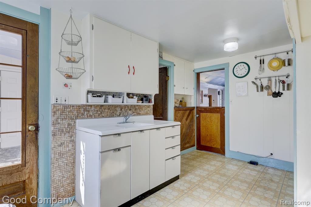 8503 Colgate Street, Oak Park, MI 48237 — Photo 25