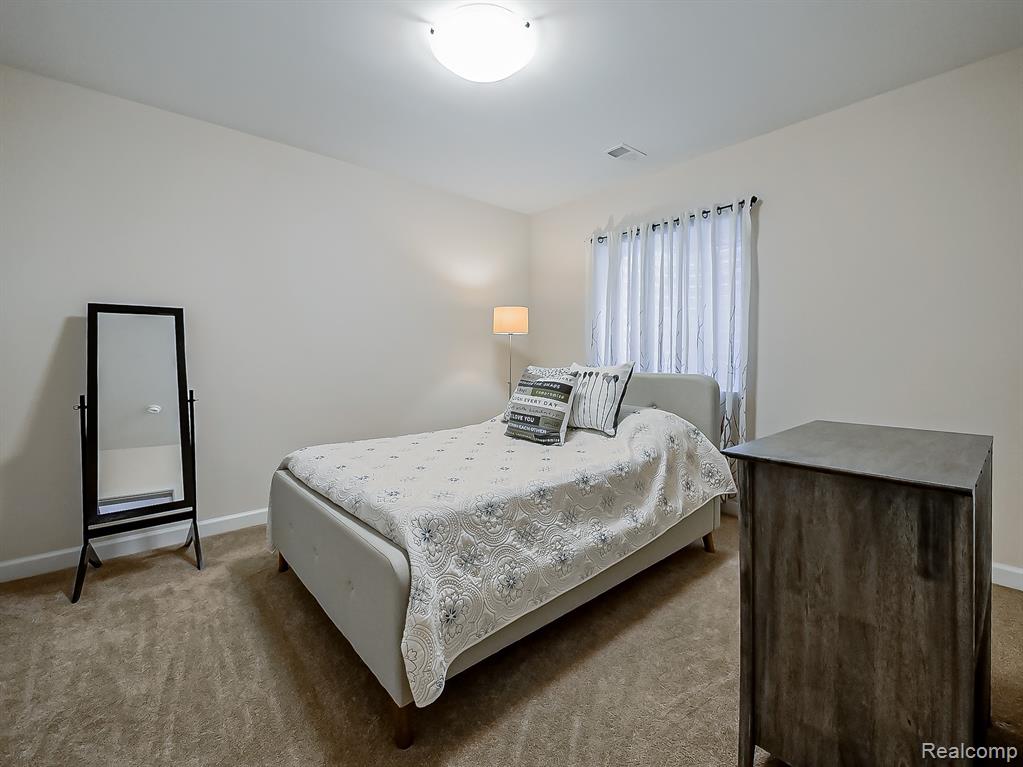 7212 Berry, West Bloomfield, MI — Photo 47