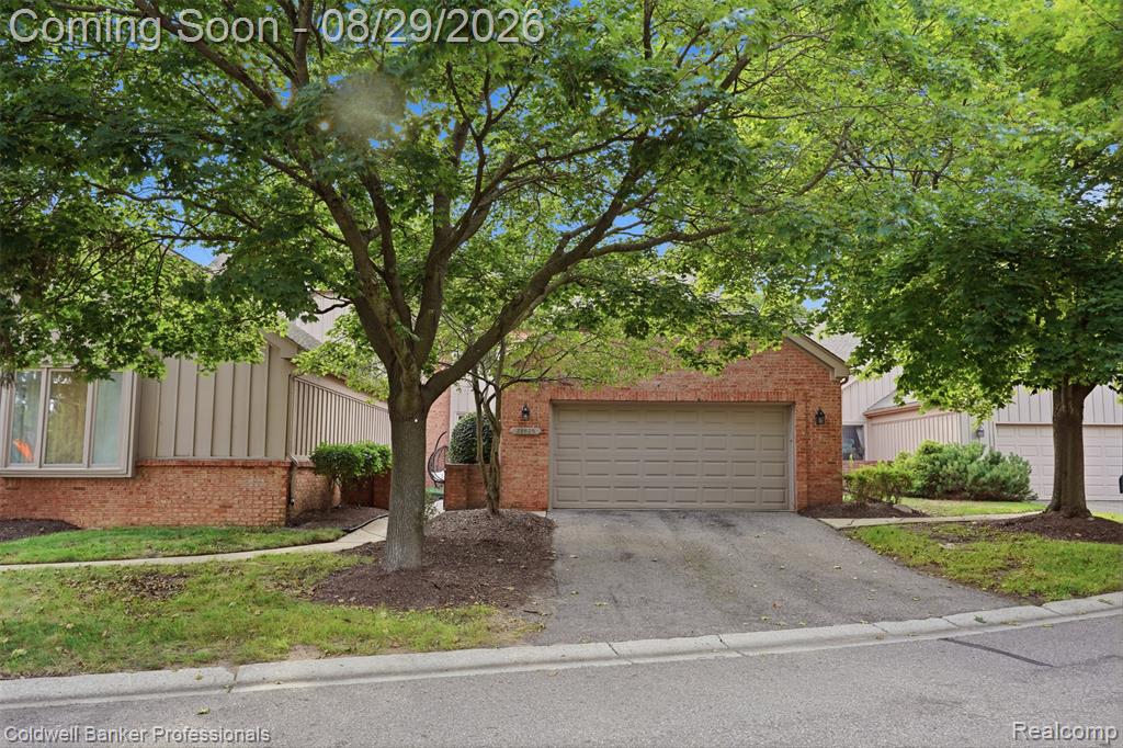 28625 Auburn Court, Farmington Hills, MI 48331