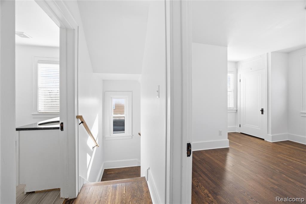 827 Longfellow Avenue, Royal Oak, MI 48067 — Photo 15
