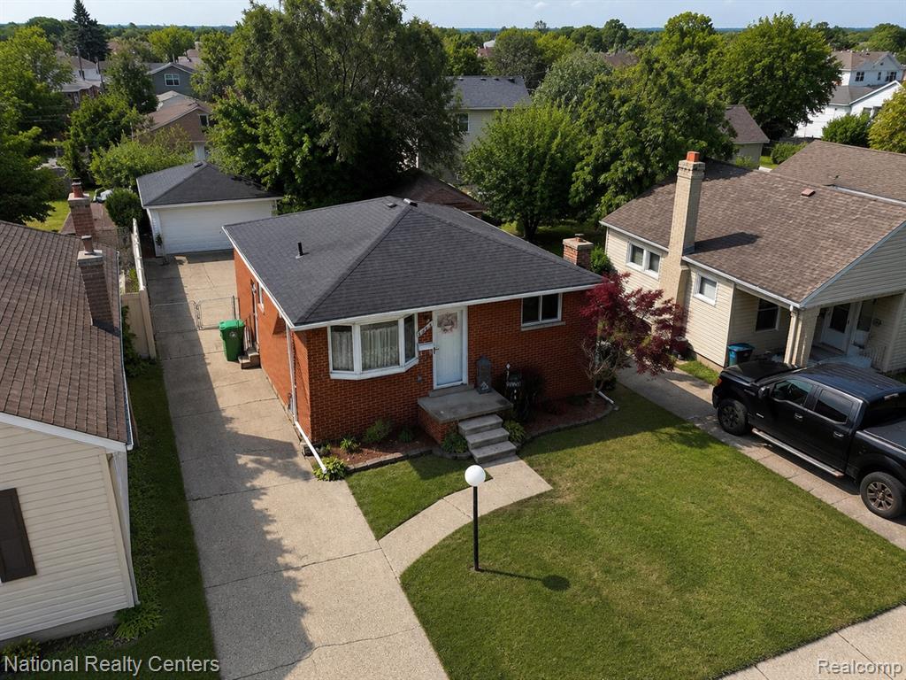 28821 Beechwood Street, Garden City, MI