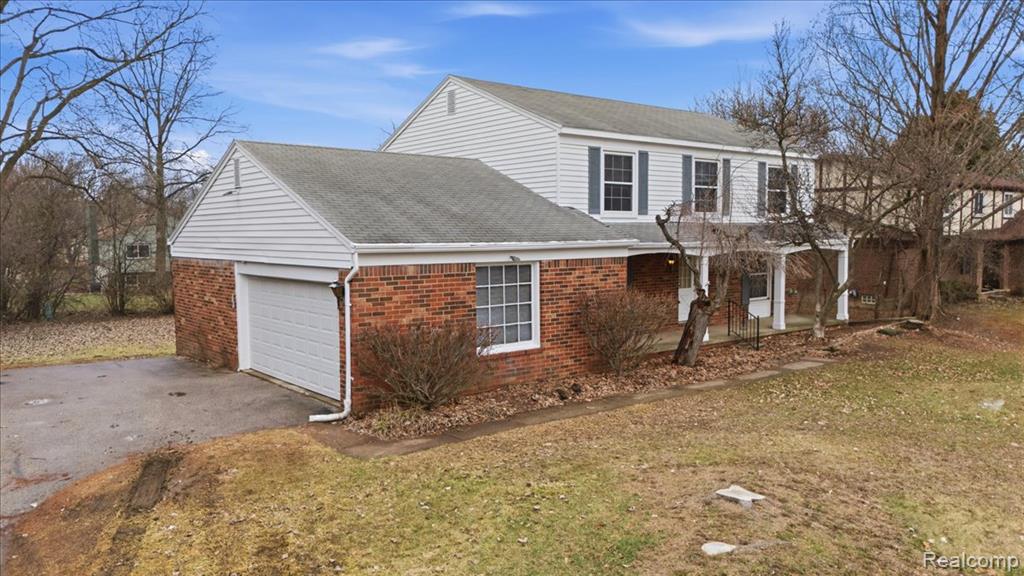 5634 Stratford Drive, West Bloomfield, MI — Photo 2