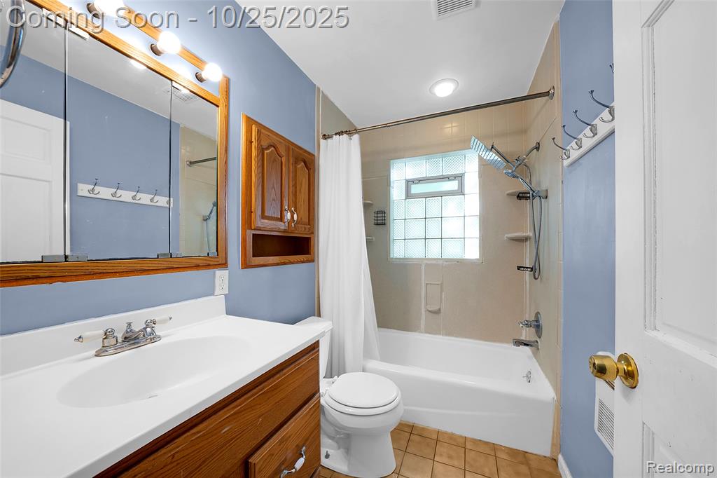 4073 Silver Birch Drive, Waterford, MI 48329 — Photo 11
