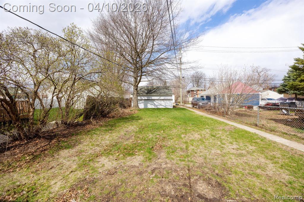 344 Oak Street, Wyandotte, MI 48192 — Photo 9