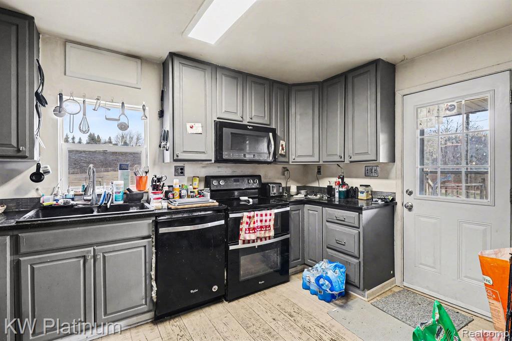 5160 Laur Road, North Branch, MI 48461 — Photo 10