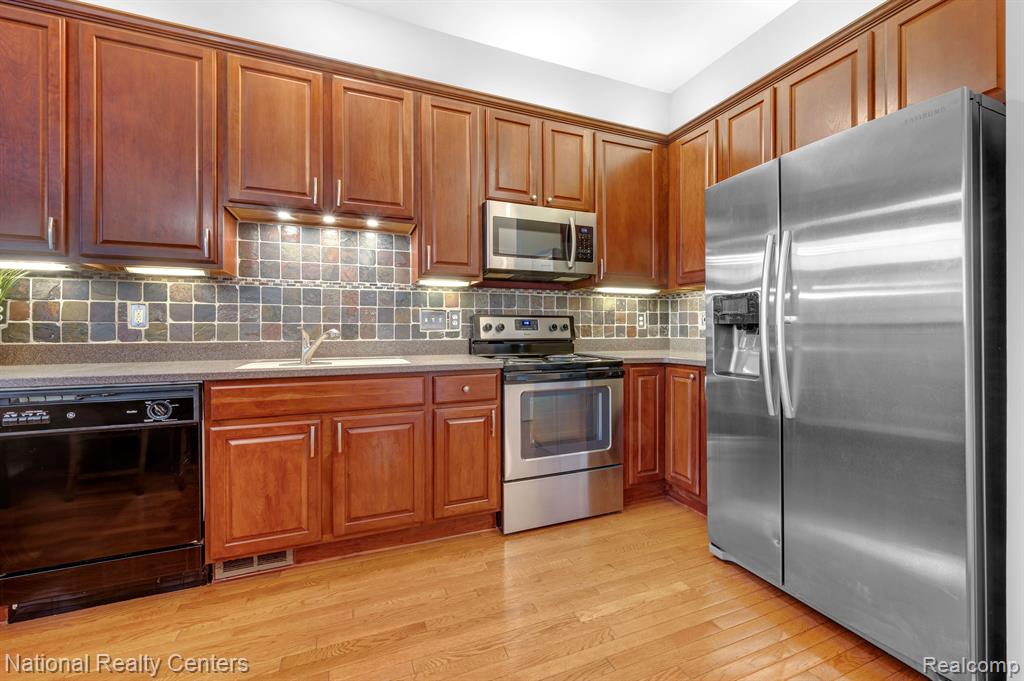 39864 ROCKCREST Circle, Northville, MI 48168 — Photo 8