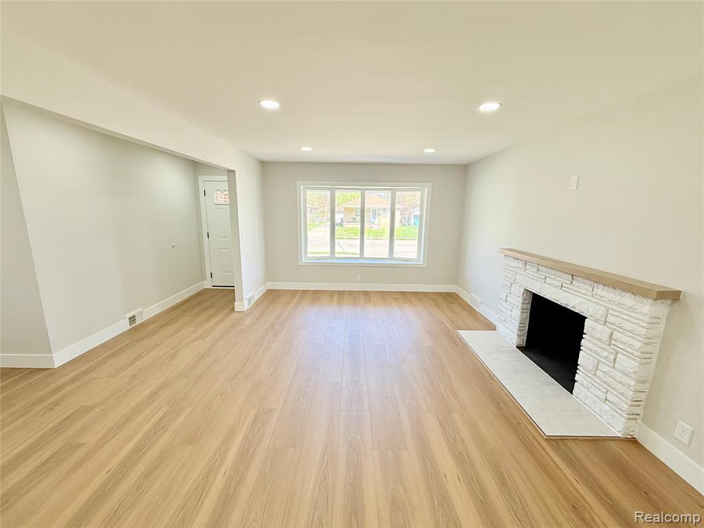 21805 Pleasant Avenue, Eastpointe, MI 48021 — Photo 9