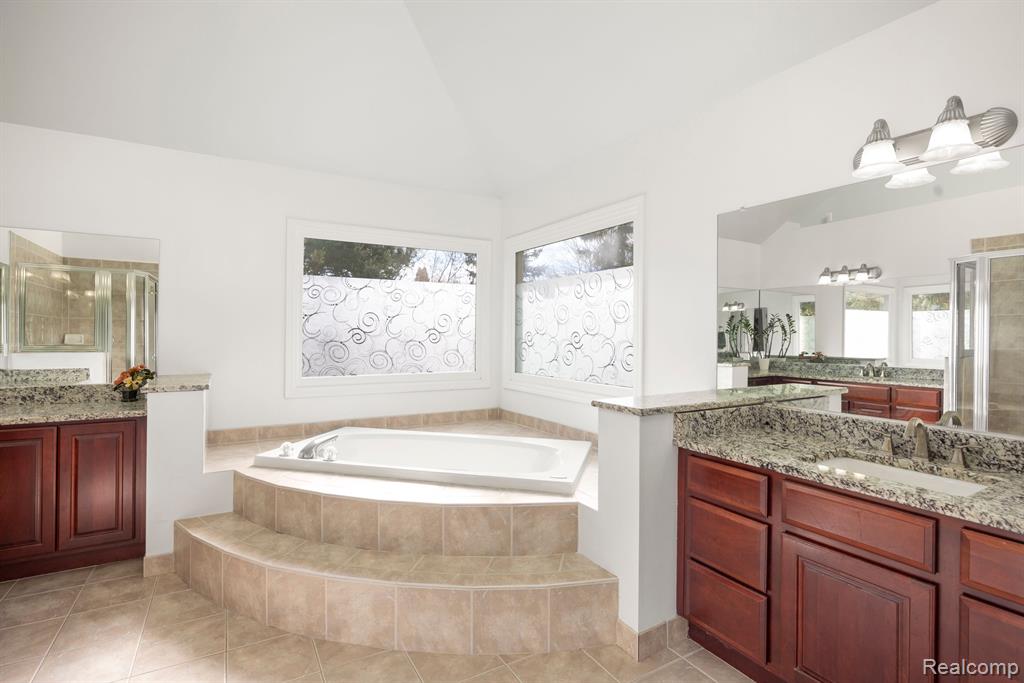 6307 WILDWOOD Lane, West Bloomfield, MI 48324 — Photo 28