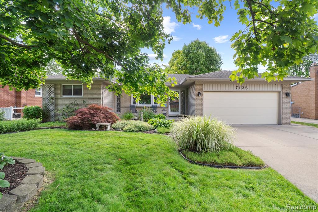 7125 Highview Street, Dearborn Heights, MI 48127 — Photo 3