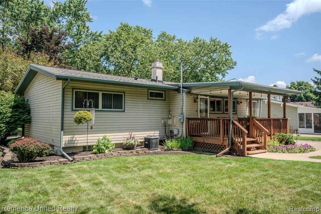 839 Sweetbriar, Milford, MI 48381 — Photo 9