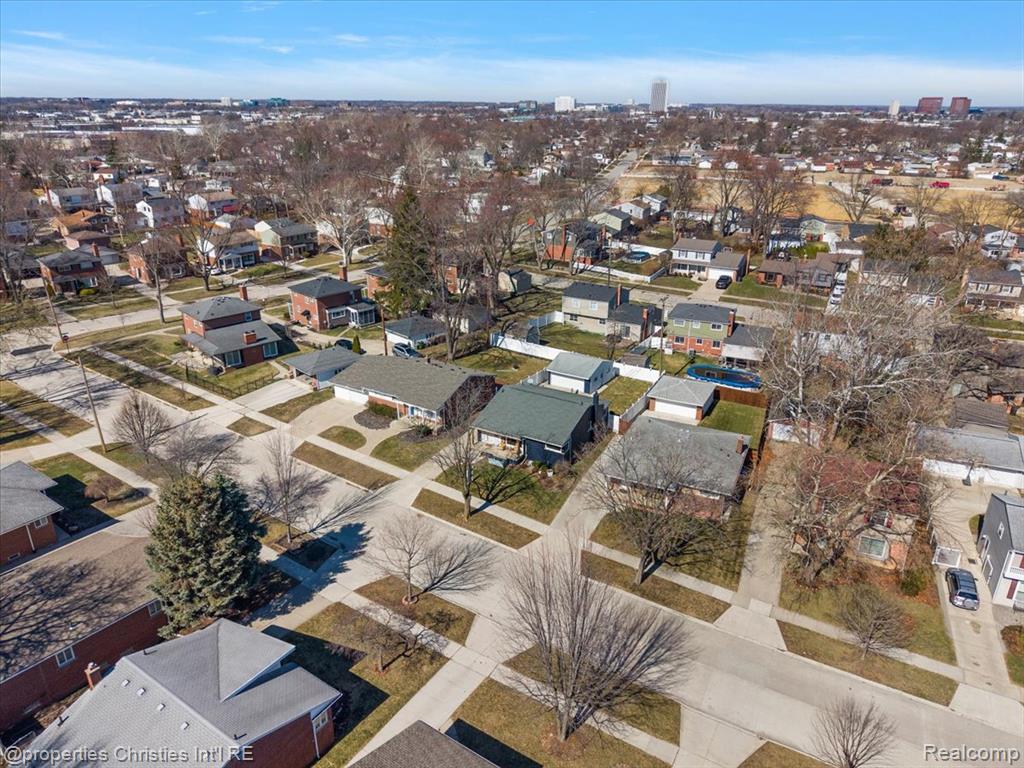 816 W Baker Avenue, Clawson, MI — Photo 9