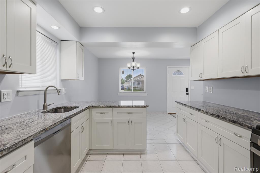 30746 Brush Street, Madison Heights, MI 48071 — Photo 9