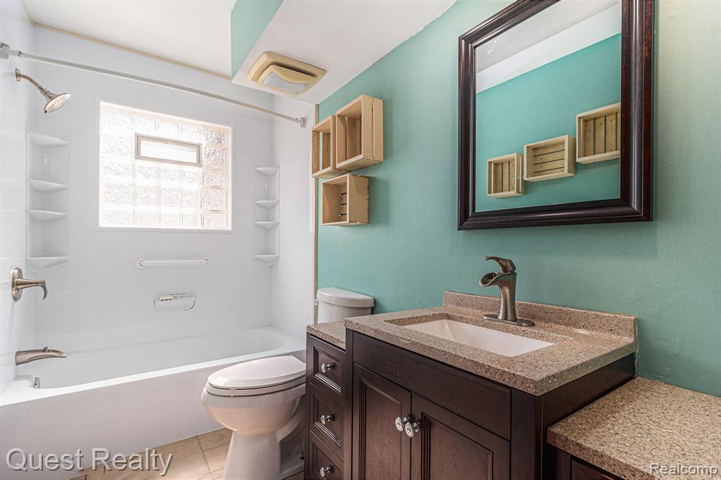8263 Smethwick Road, Sterling Heights, MI 48312 — Photo 11