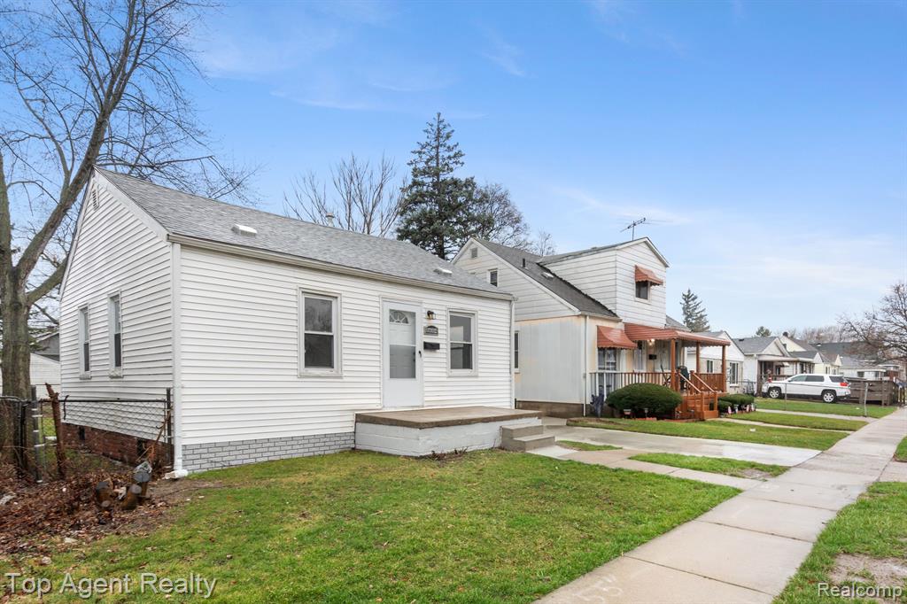 8684 LOZIER Avenue, Warren, MI 48089 — Photo 2