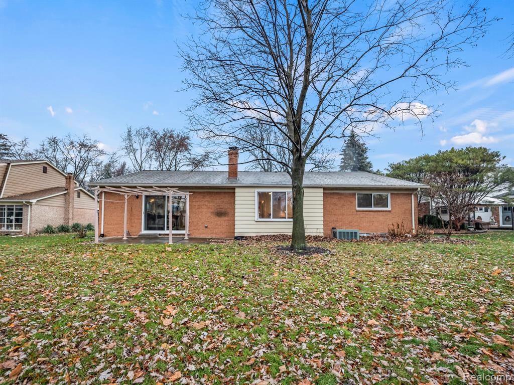 980 Briston Drive, Rochester Hills, MI 48307 — Photo 5