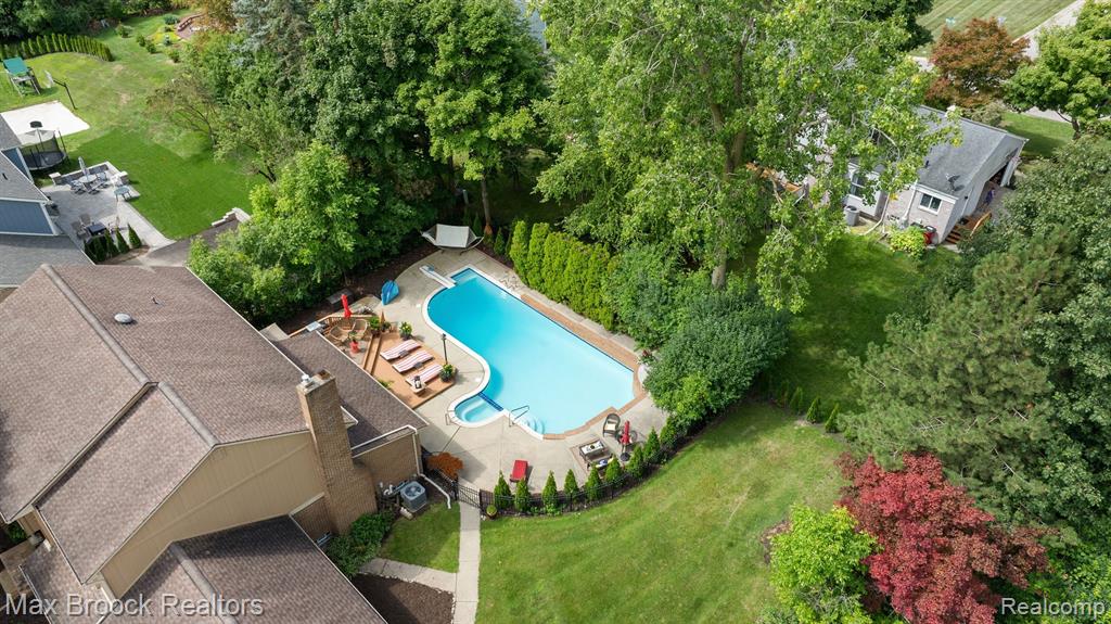4222 Barn Meadow Lane, West Bloomfield, MI 48323 — Photo 39
