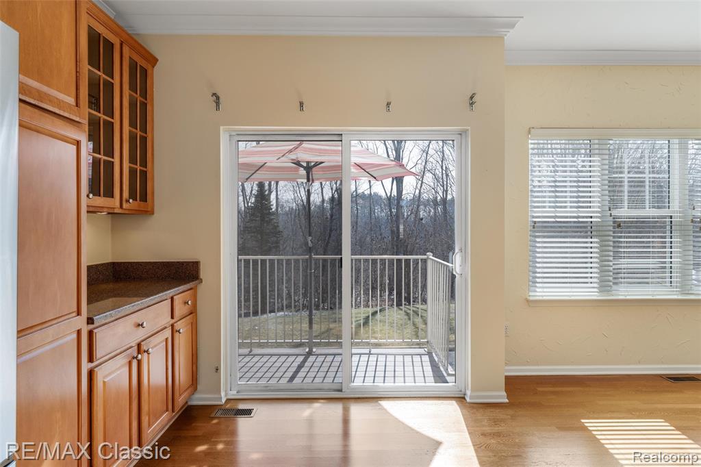 8114 Heron Hills Drive, Walled Lake, MI 48390 — Photo 10