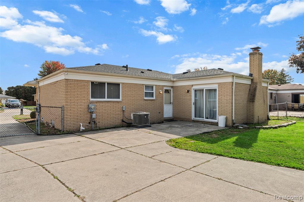 40553 Passmore Drive, Clinton Twp, MI 48038 — Photo 22