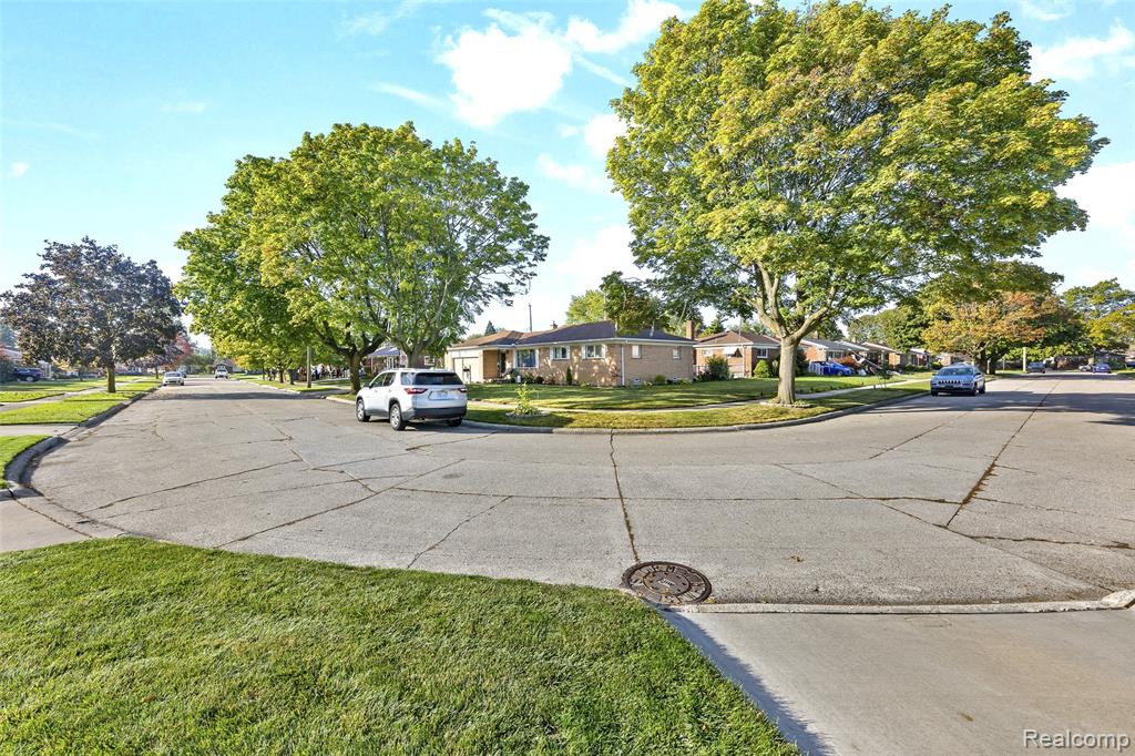 9334 N Joseph Avenue, Allen Park, MI 48101 — Photo 5