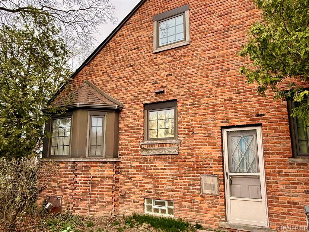 9900 Cranston Street, Livonia, MI 48150 — Photo 38