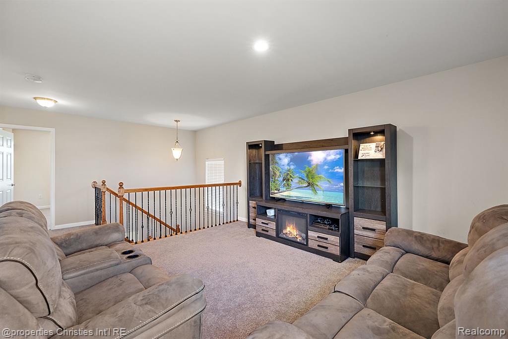 61171 SADDLECREEK Drive, South Lyon, MI 48178 — Photo 28