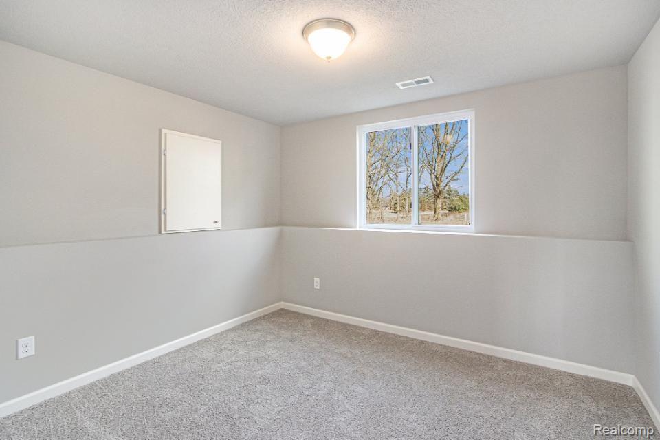 7107 TIMBERLINE Drive, Flint, MI 48507 — Photo 12