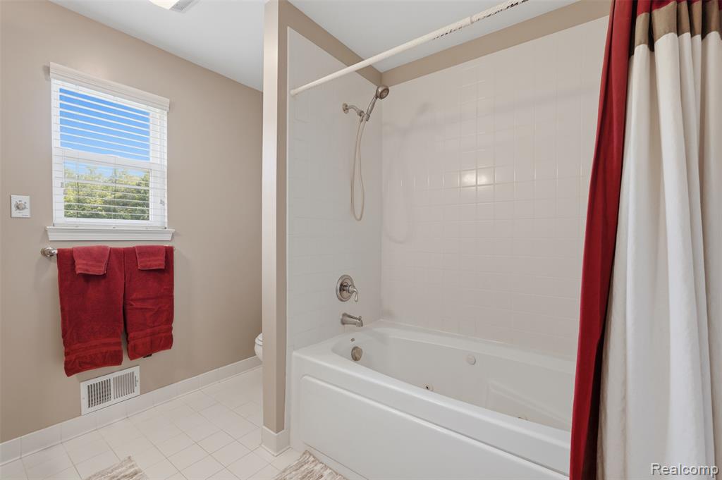 6263 Shadetree Court, Howell, MI 48843 — Photo 20