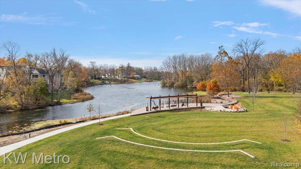 735 E HURON Street, Milford, MI 48381 — Photo 42