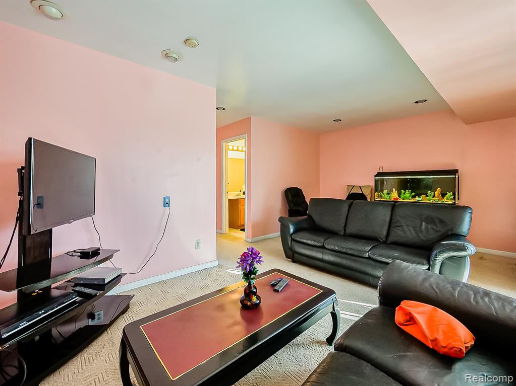 7594 Bay Tree Drive, Ypsilanti, MI 48197 — Photo 5