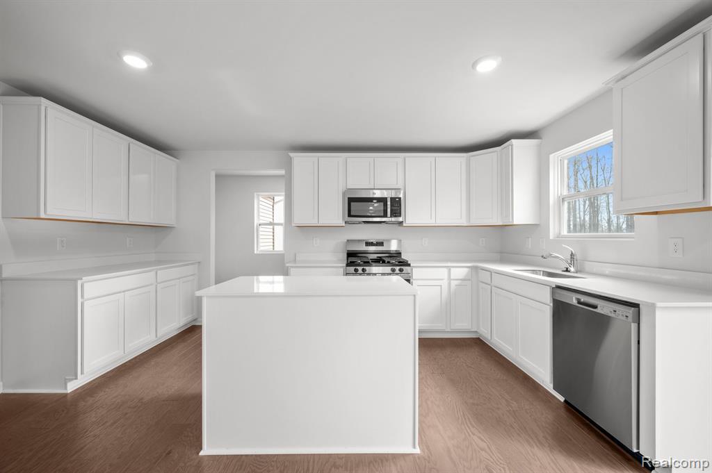 4286 Oak Street, Grand Blanc, MI 48439 — Photo 2