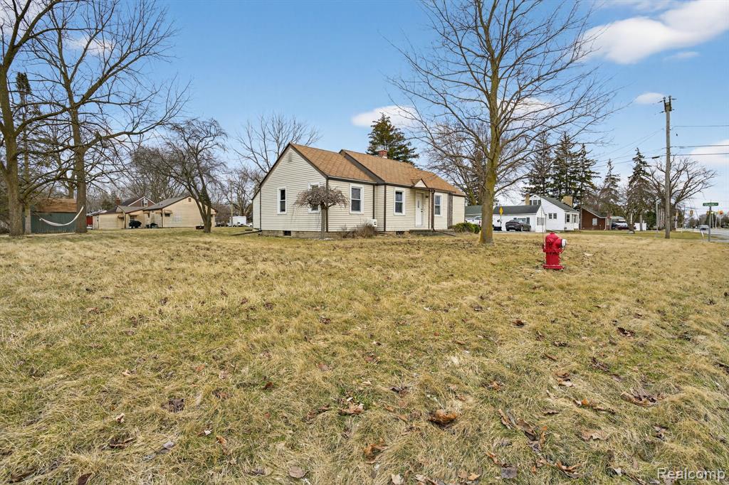 200 N River Road, Saginaw, MI 48609 — Photo 7
