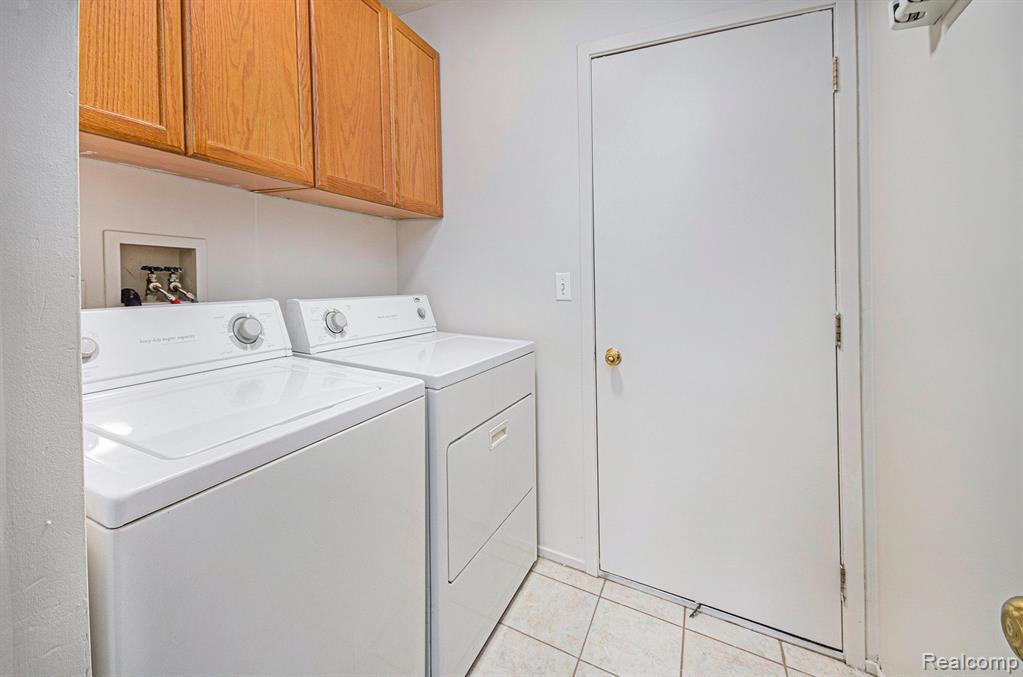 6530 DEERHURST Drive, Westland, MI — Photo 14