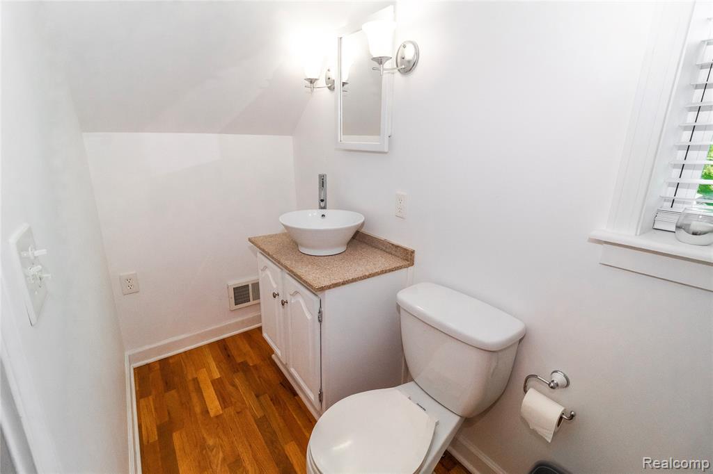 835 N Main Street, Lapeer, MI 48446 — Photo 24