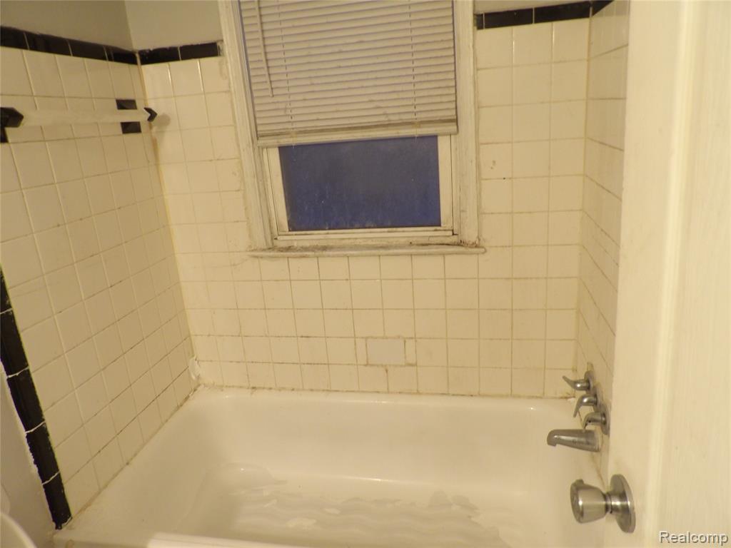 19985 Meyers Road, Detroit, MI 48235 — Photo 15