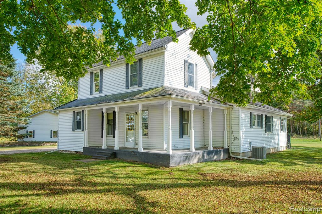 5430 E Columbia Road, Webberville, MI 48892 — front exterior