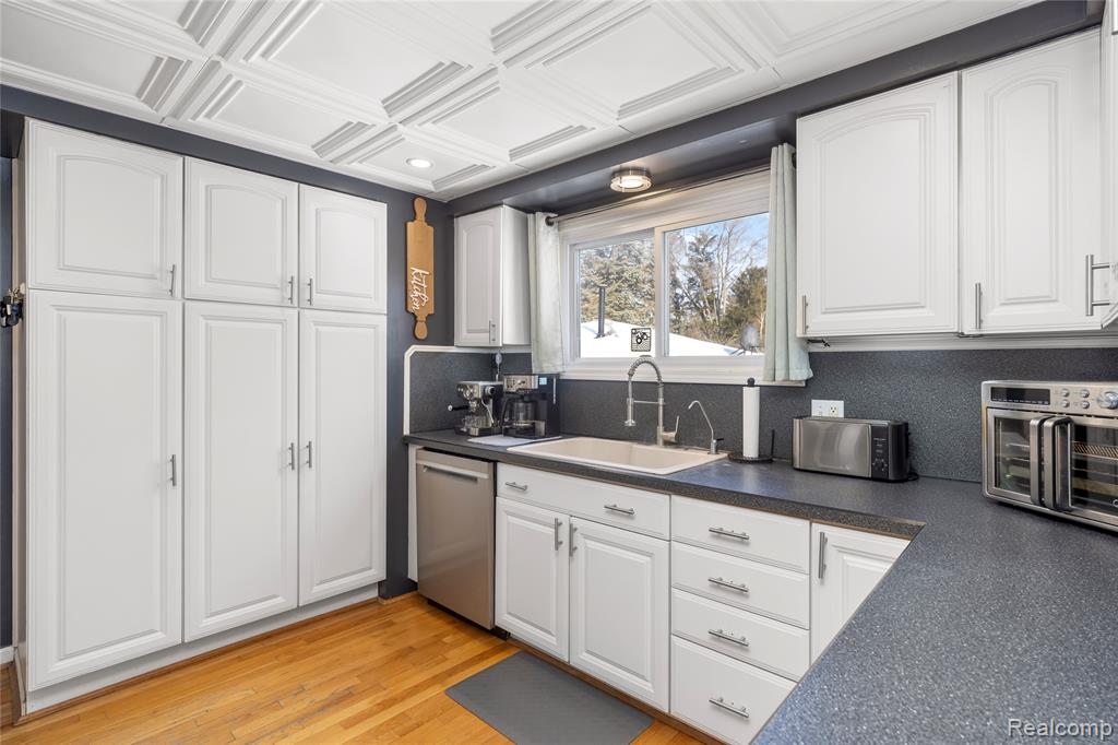 4200 Lanco Court, Waterford, MI 48329 — Photo 11