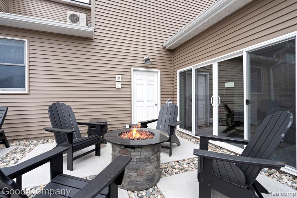 612 N LAKESHORE Drive, Ludington, MI 49431 — Photo 45